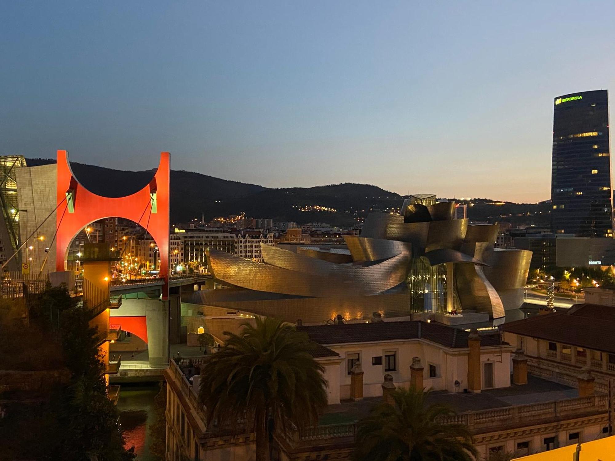 110 M2 Central Apartment In Abando Close To Guggenheim With Parking Bilbao Exterior photo